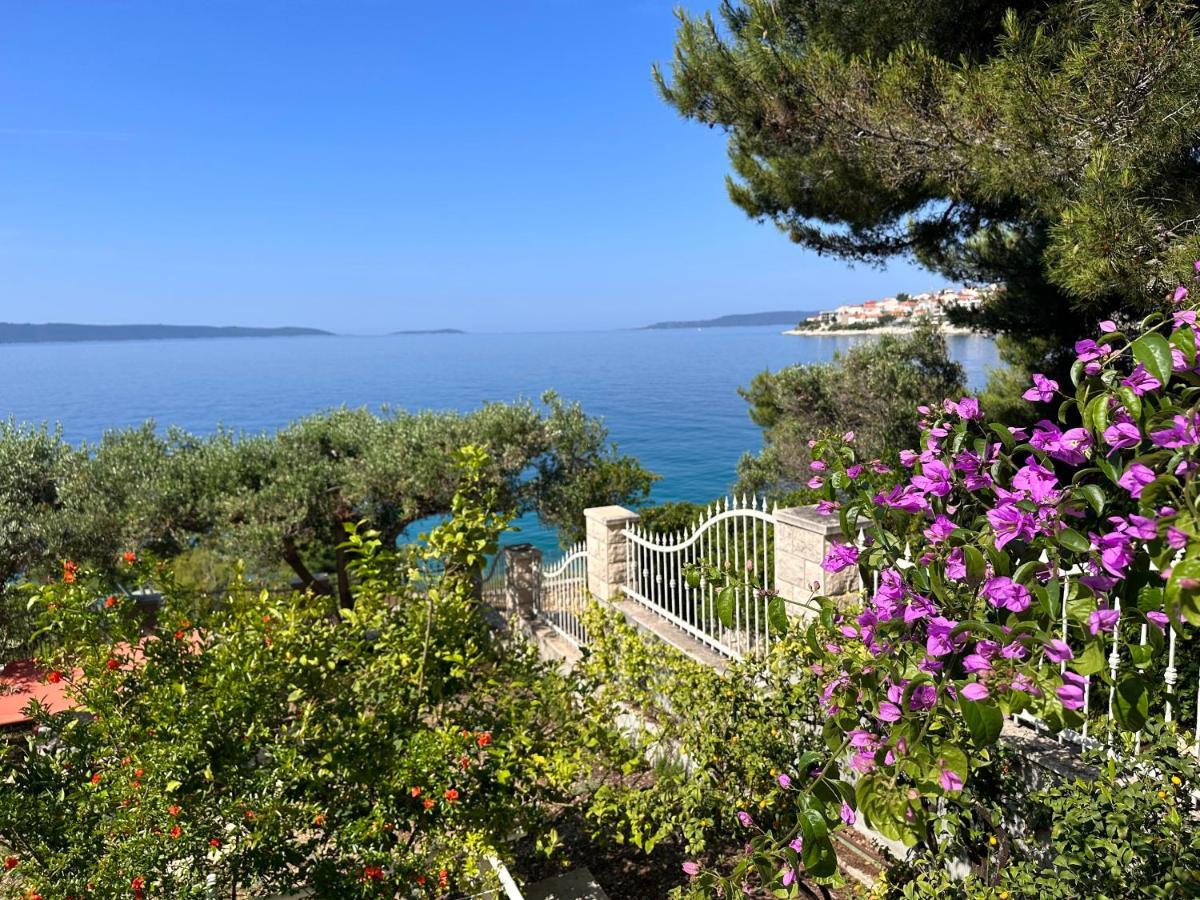 Luxury Seaside Villa With A Classic Mediterranean Olive Garden, A Fully Equipped Professional Kitchen, Pool, Sauna, Padle Boards And Canoe - Miolin Beach House 트로기르 외부 사진