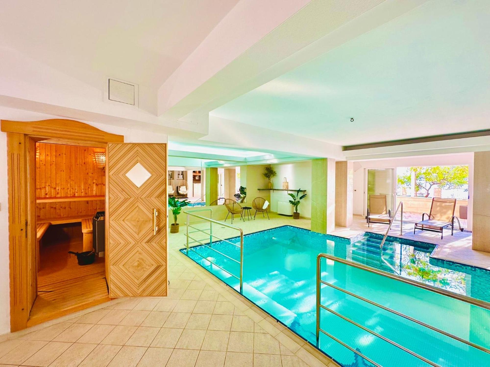 Luxury Seaside Villa With A Classic Mediterranean Olive Garden, A Fully Equipped Professional Kitchen, Pool, Sauna, Padle Boards And Canoe - Miolin Beach House 트로기르 외부 사진