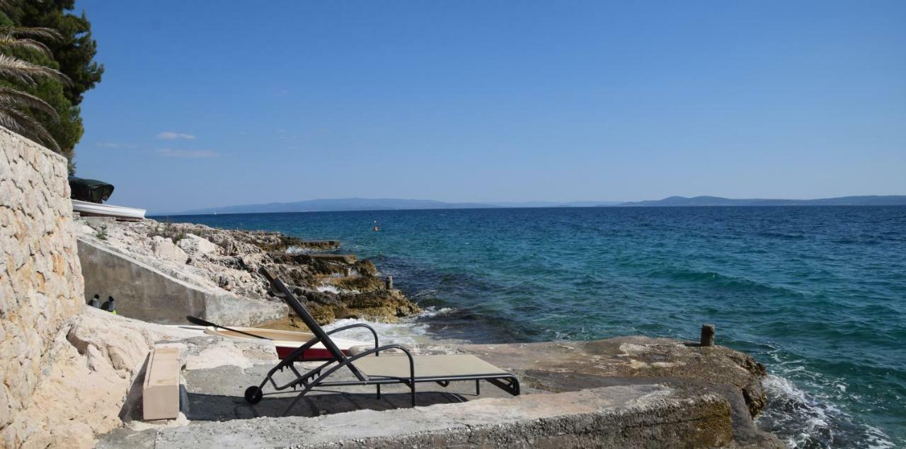 Luxury Seaside Villa With A Classic Mediterranean Olive Garden, A Fully Equipped Professional Kitchen, Pool, Sauna, Padle Boards And Canoe - Miolin Beach House 트로기르 외부 사진